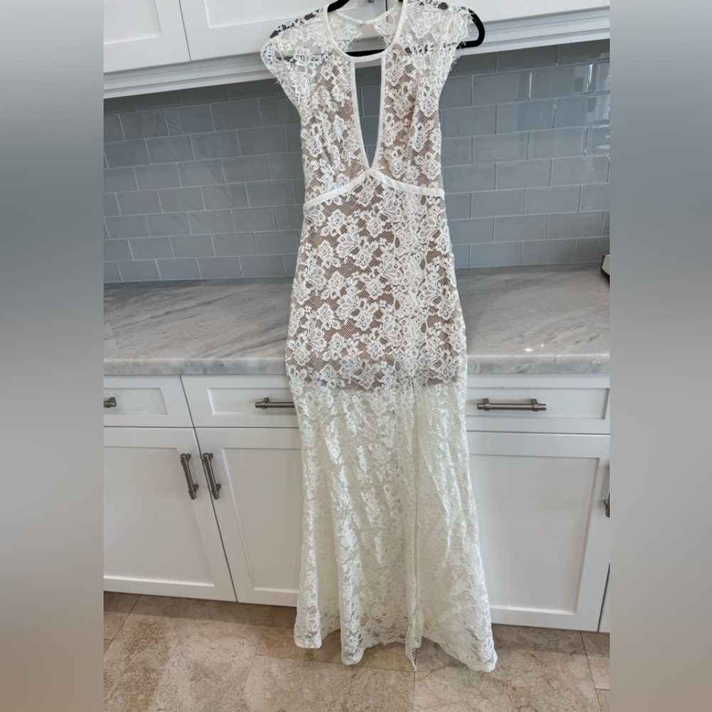 Aakaa maxi dress